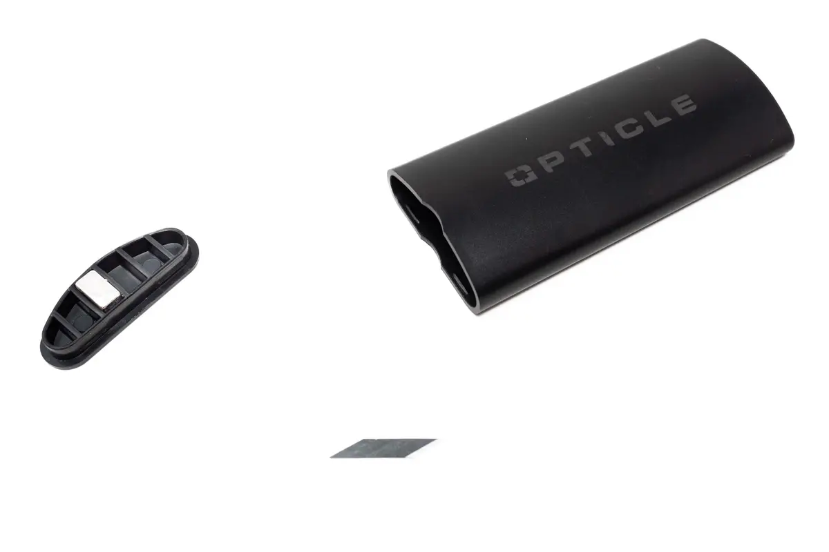 Opticle | Blade Disposal Case 1