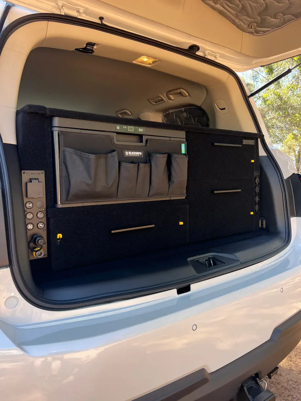 Splinter 4X4 Yardie Creek Drawer System 1