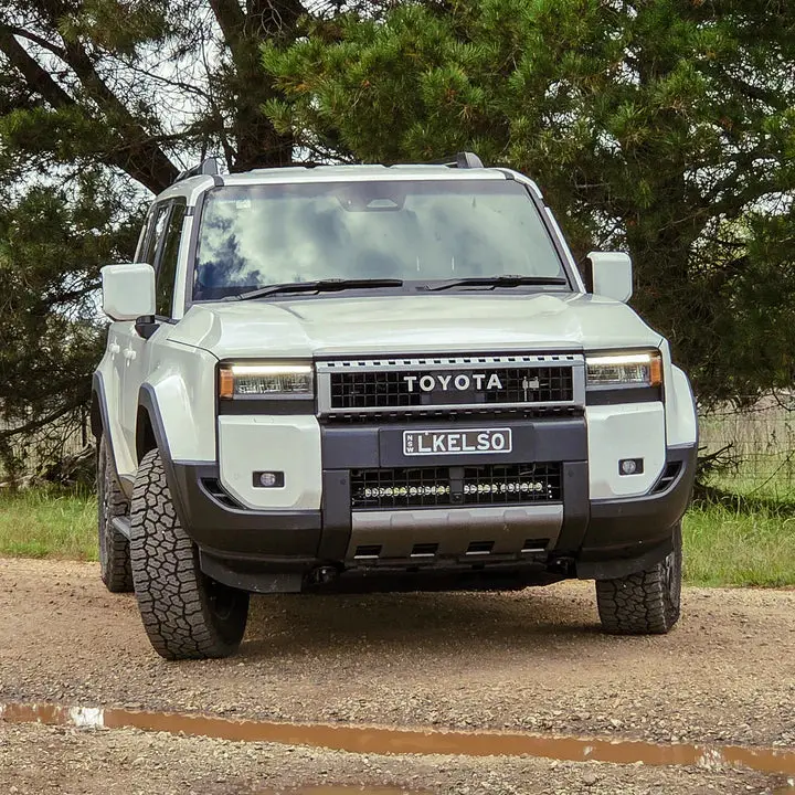 Trailbait Behind-Grille Light Bar Prado 250 1