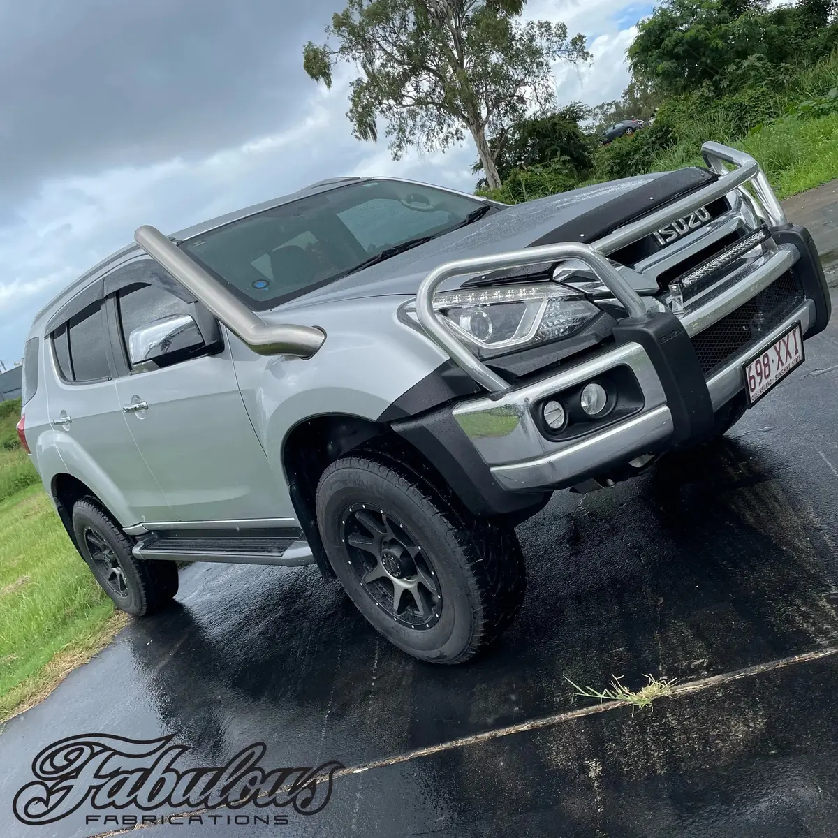 Isuzu Mux Mid Entry Stainless Snorkel 1