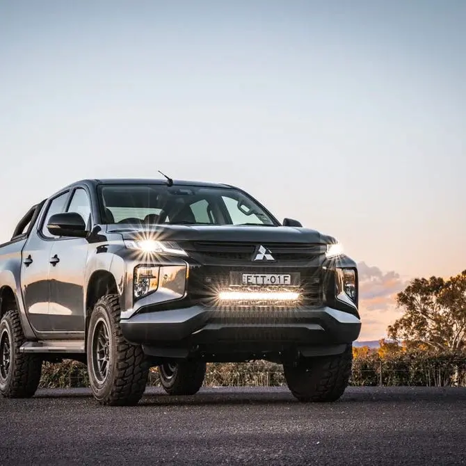 Mr Triton Behind-Grille Light Bar 1