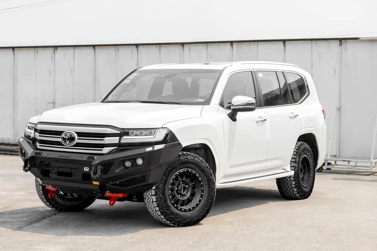 Hamer King Series Bull Bar - 300 Series Landcruiser 1