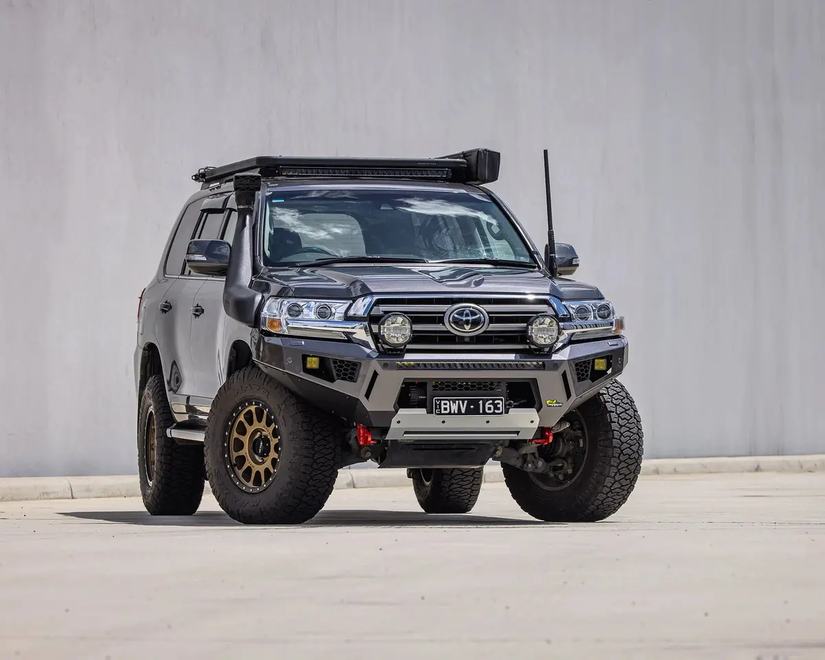 Ironman Raid Bull Bar - Toyota Landcruiser 200 Series 1