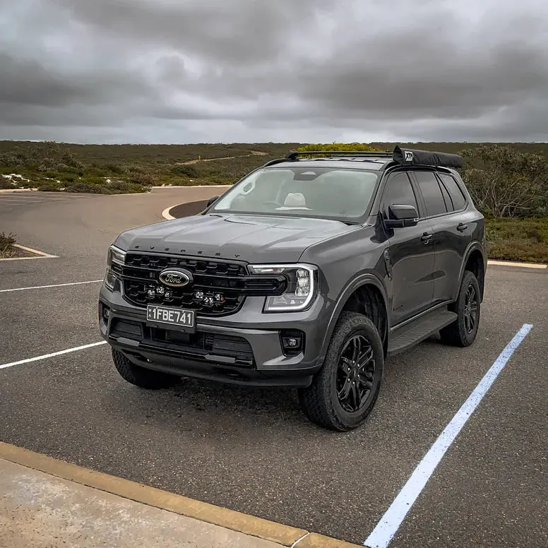 Trailbait - Next-Gen Everest Behind-Grille Light Bar 1
