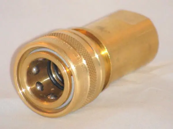 Qc Socket W Check Valve Brass (7053) 1