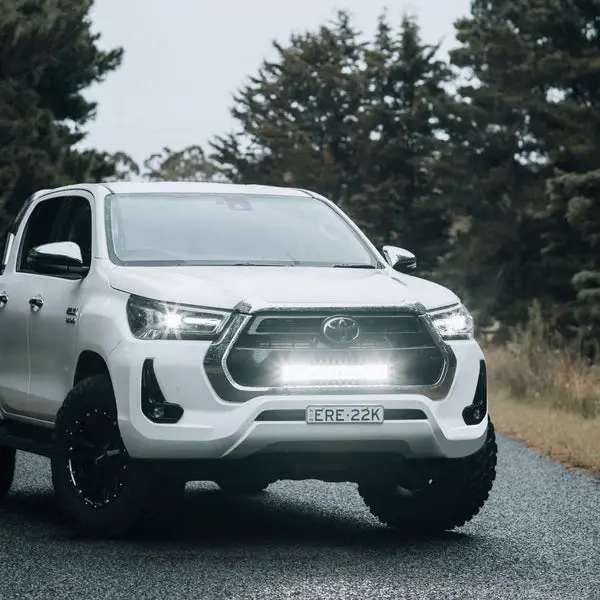Trailbait - N80 Hilux Behind-Grille Light Bar 1