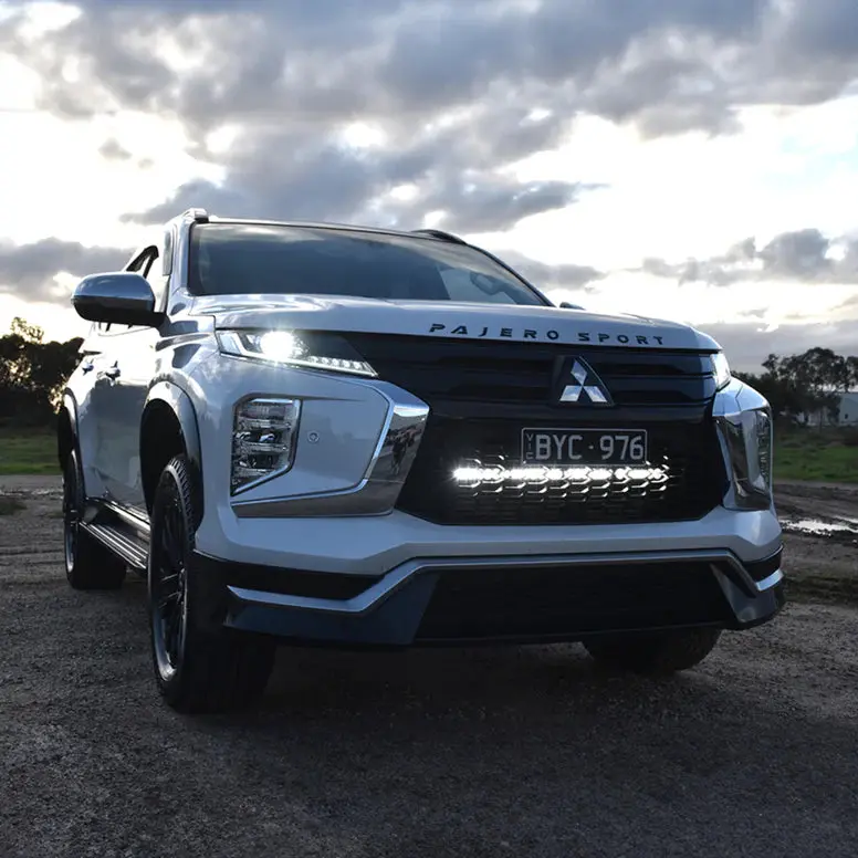 Qf Pajero Sport Behind-Grille Light Bar 1