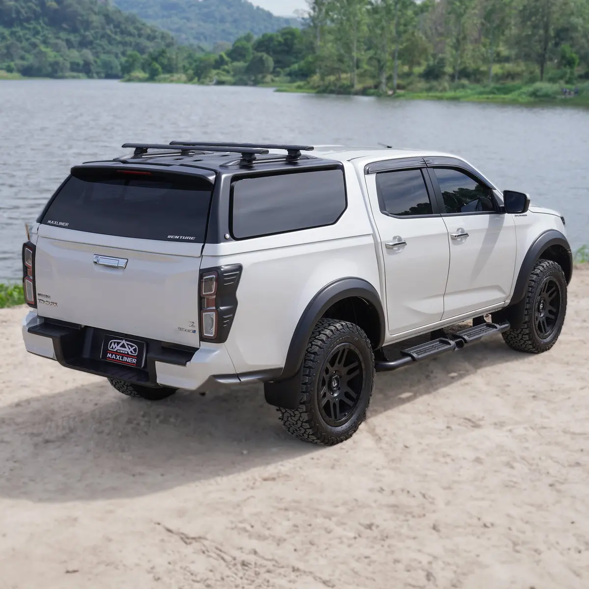 Maxliner Venture Canopy (Two-Tone Colour) To Suit Dual Cab Isuzu D-Max (06/2020-On) 1