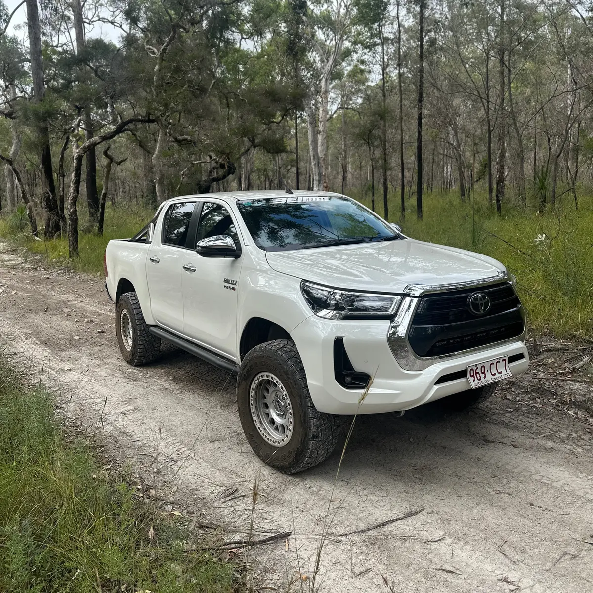 Beihouse Toyota N80 Hilux Rock Sliders 1
