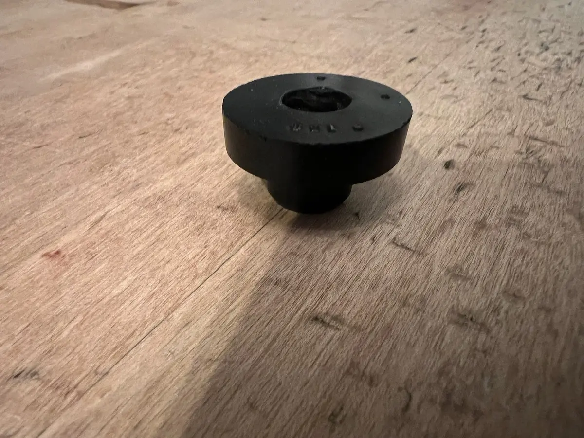 Rubber Grommet For Smoking Hot Bandit Gas Tanks (7482.01) 1