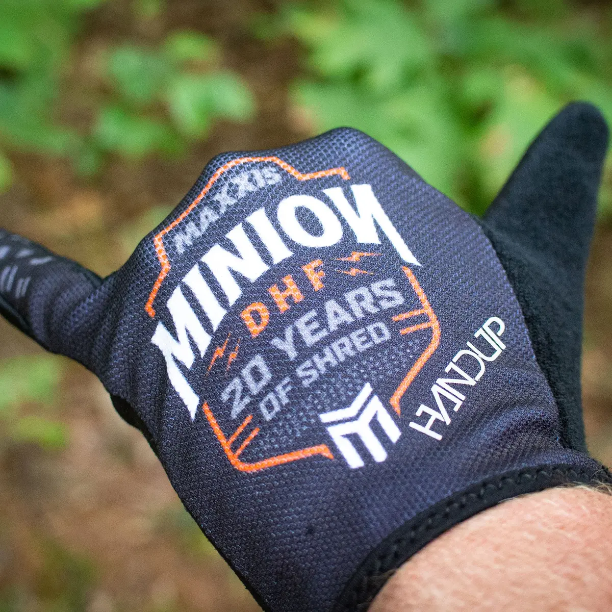 Minion Dhf 20Th Handup Gloves 1