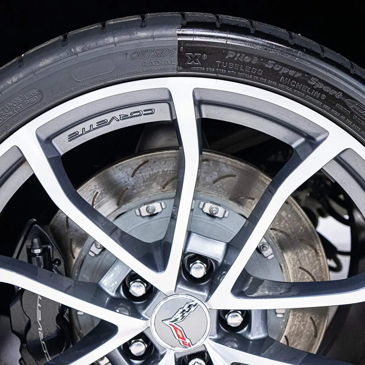 Gyeon | Q2 Ceramic Tire Sealant & Protectant 2
