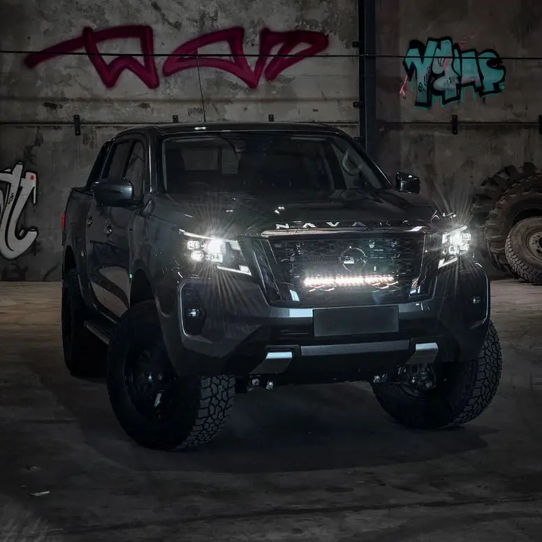 Trailbait - Nissan Navara Behind-Grille Light Bar 1