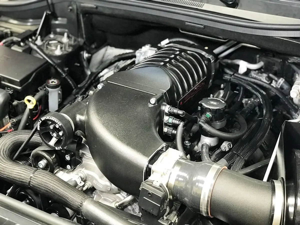 Whipple: 2.9L Intercooled Supercharger Kit  [ 2011-2018 Jeep Grand Cherokee 5.7L ] 1